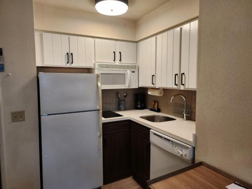staybridge suites allentown bethlehem airport by ihg