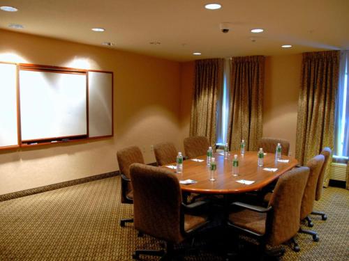 staybridge suites allentown bethlehem airport by ihg