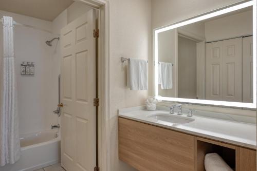 staybridge suites allentown bethlehem airport by ihg