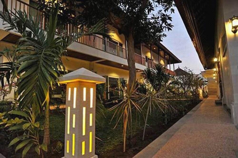 aquarius beach hotel