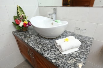 aquarius beach hotel