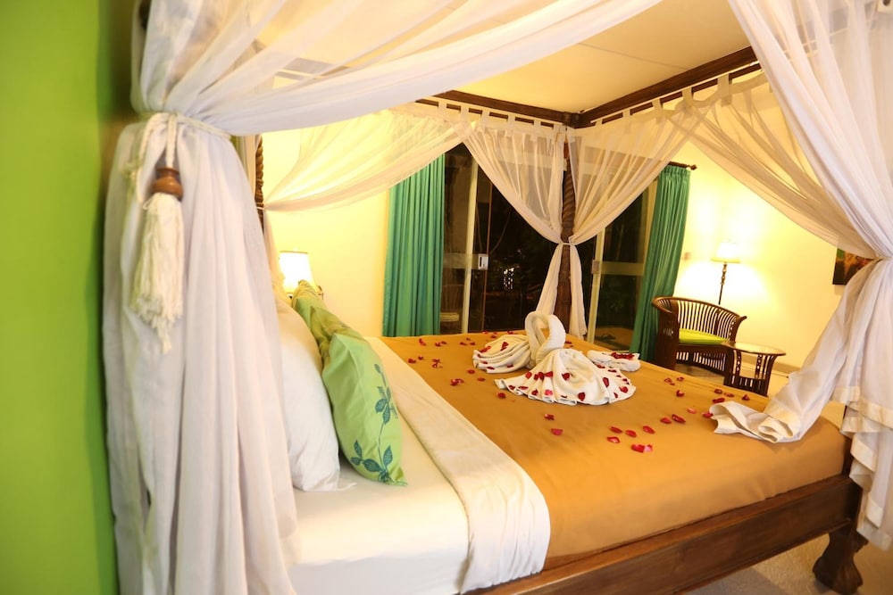 aquarius beach hotel