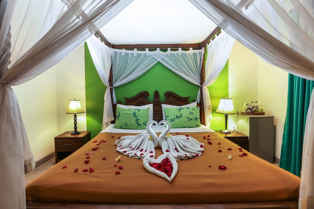 aquarius beach hotel