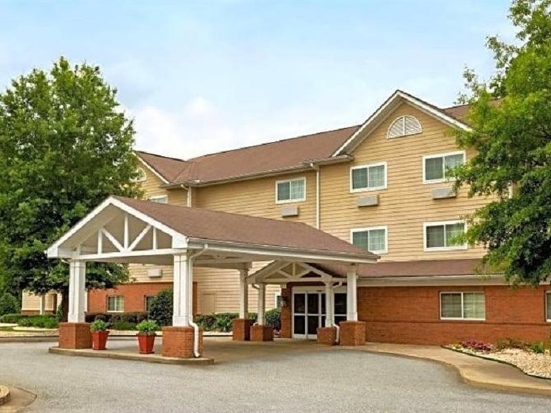 mainstay suites columbus next to fort moore