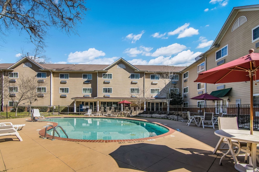 mainstay suites columbus next to fort moore
