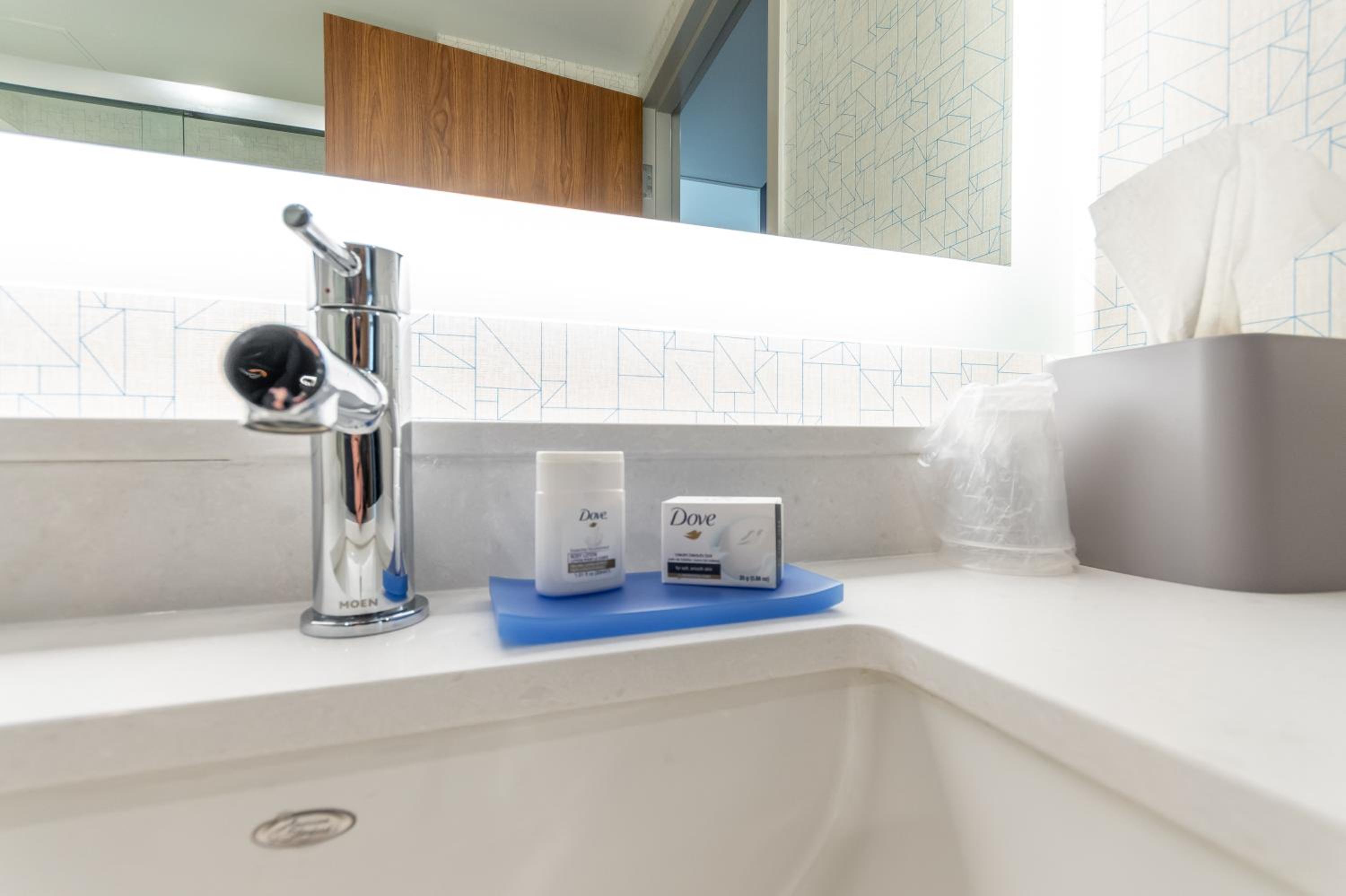 holiday inn express and suites chilliwack east an ihg hotel
