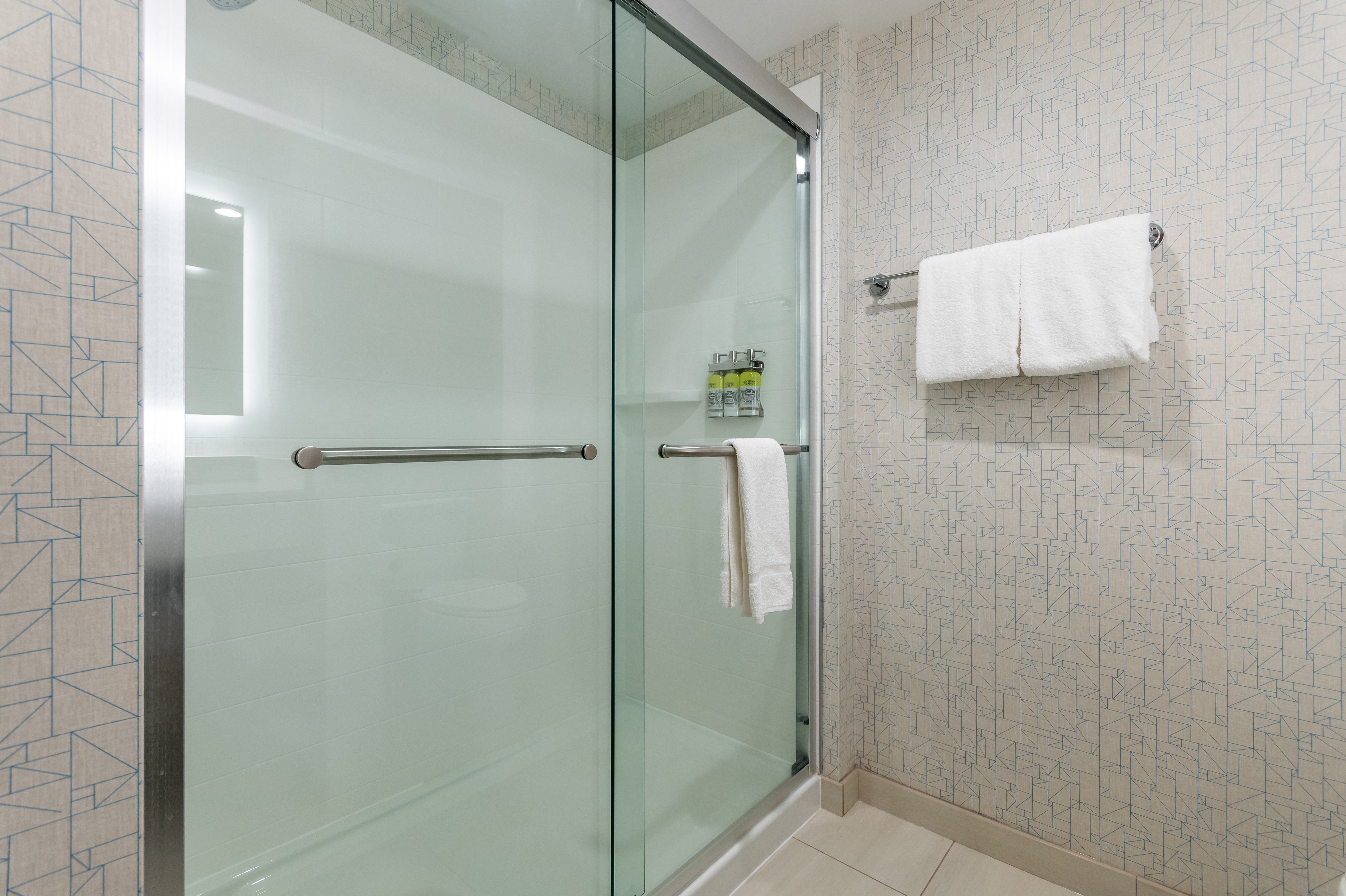 holiday inn express and suites chilliwack east an ihg hotel