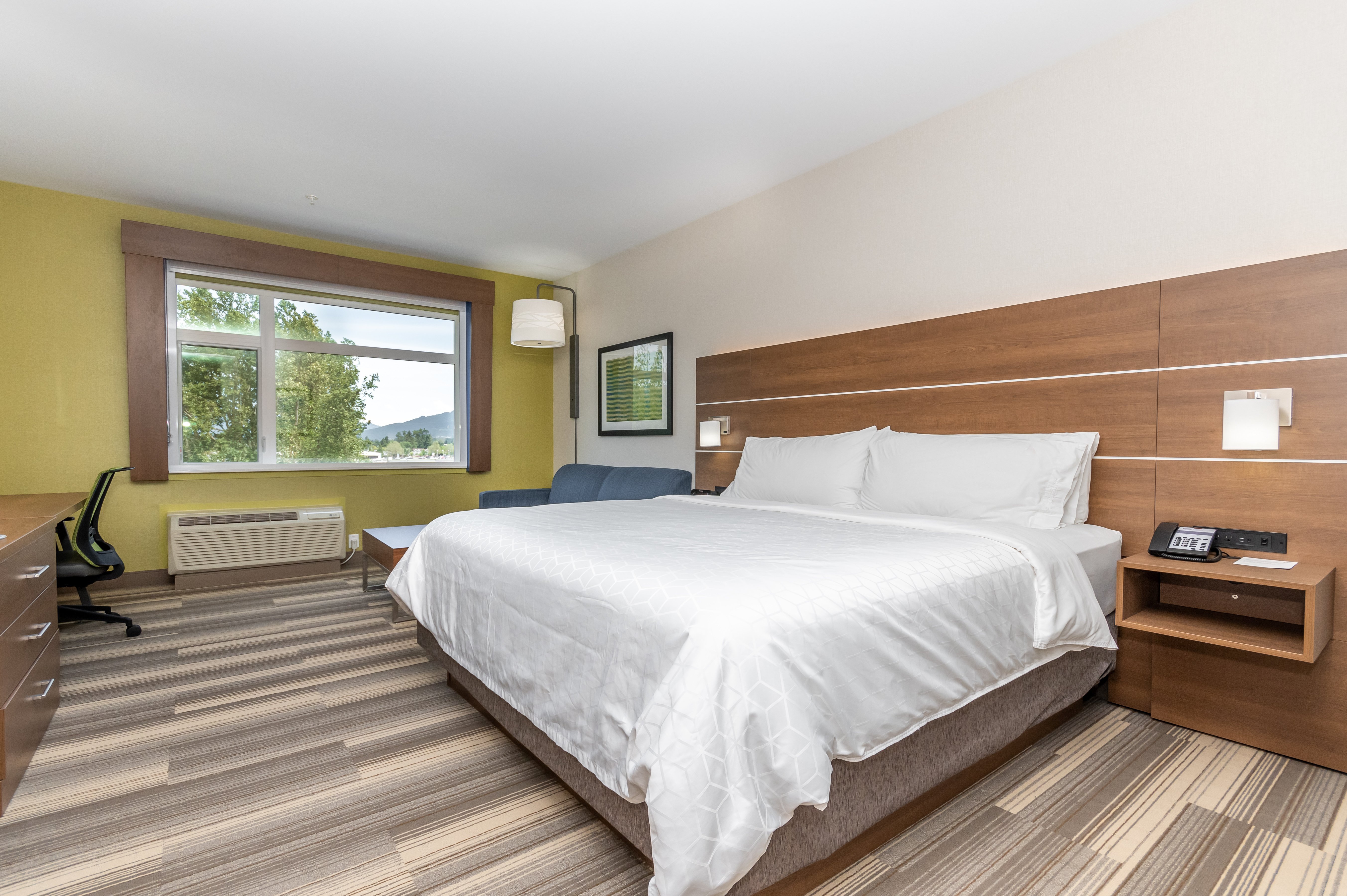 holiday inn express and suites chilliwack east an ihg hotel