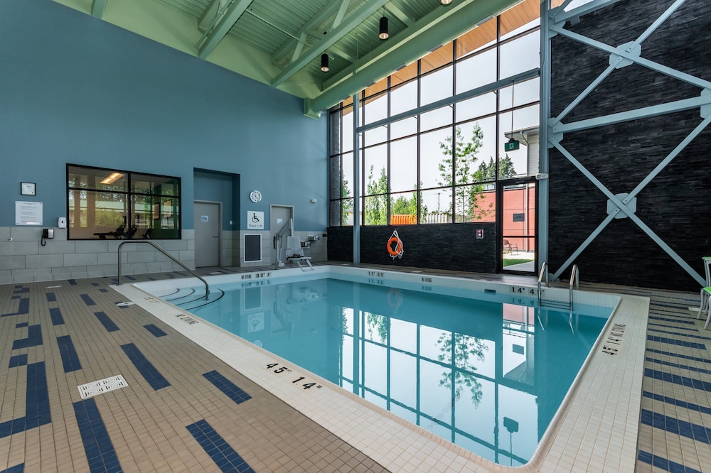 holiday inn express and suites chilliwack east an ihg hotel
