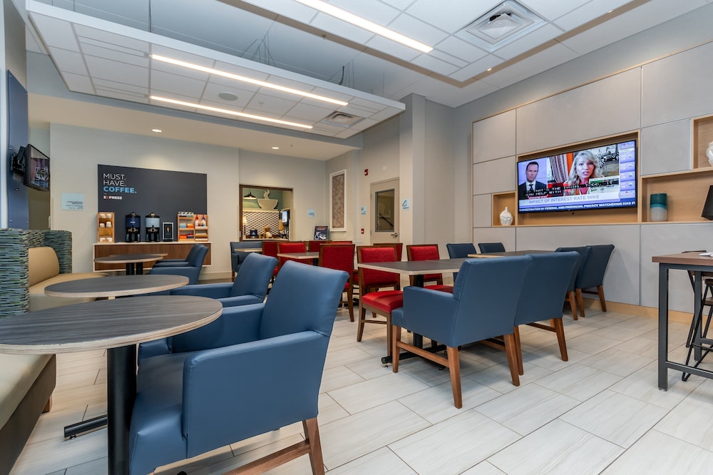 holiday inn express and suites chilliwack east an ihg hotel