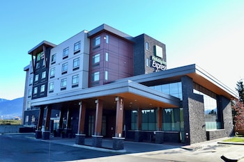 holiday inn express and suites chilliwack east an ihg hotel