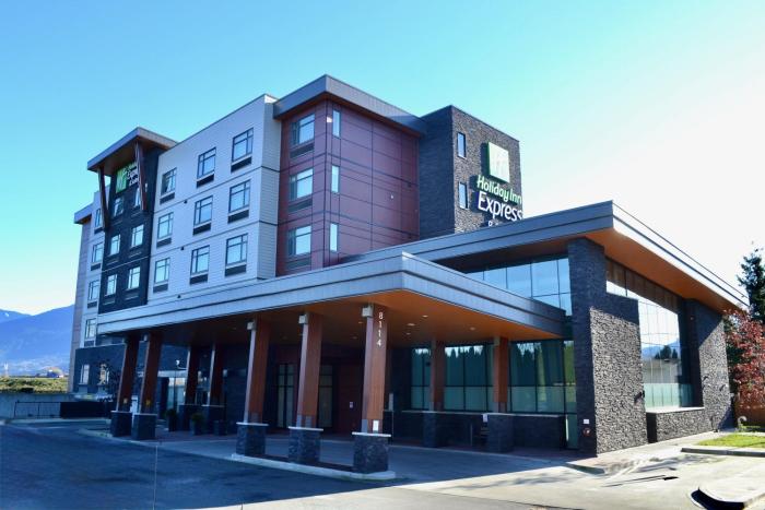 holiday inn express and suites chilliwack east an ihg hotel