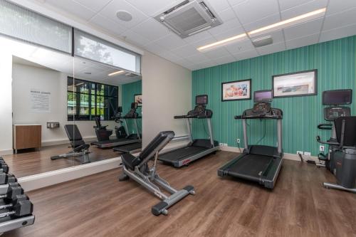 holiday inn express and suites chilliwack east an ihg hotel