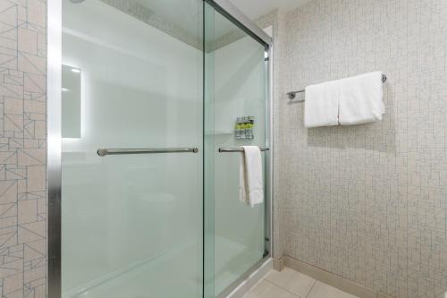 holiday inn express and suites chilliwack east an ihg hotel