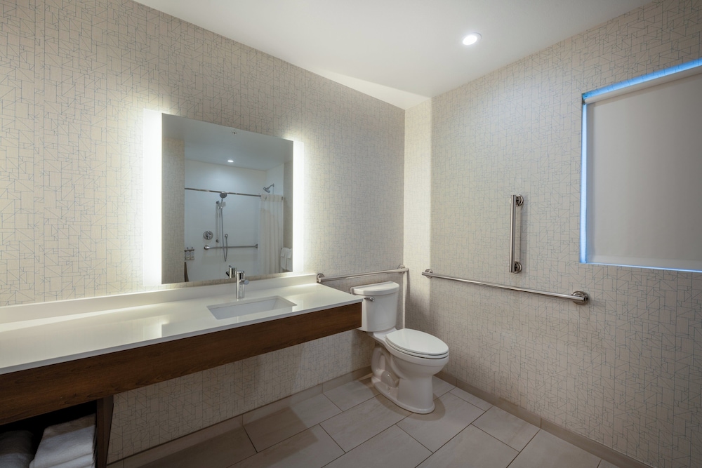holiday inn express and suites gilbert mesa gateway airport