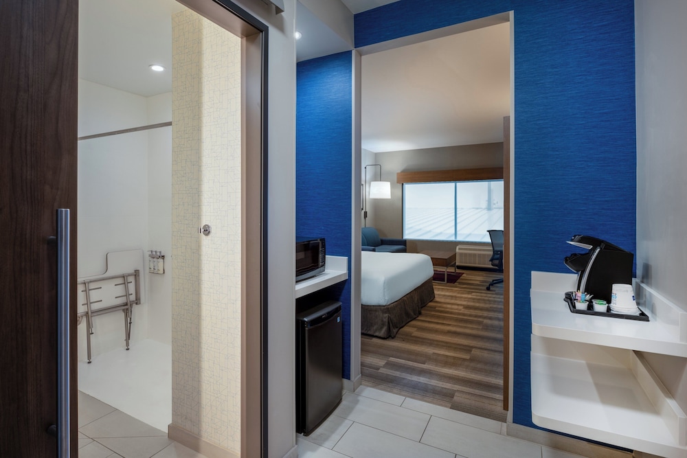 holiday inn express and suites gilbert mesa gateway airport