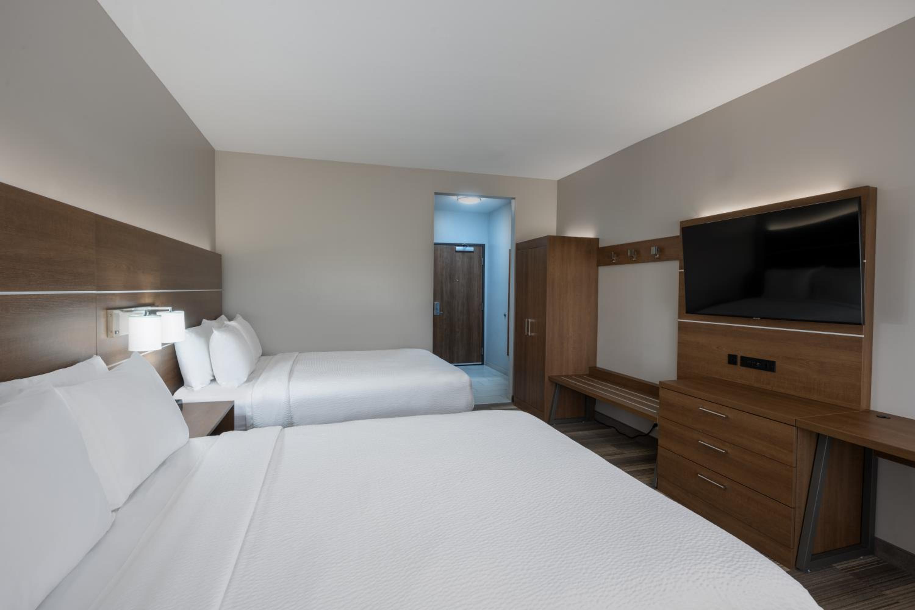 holiday inn express and suites gilbert mesa gateway airport