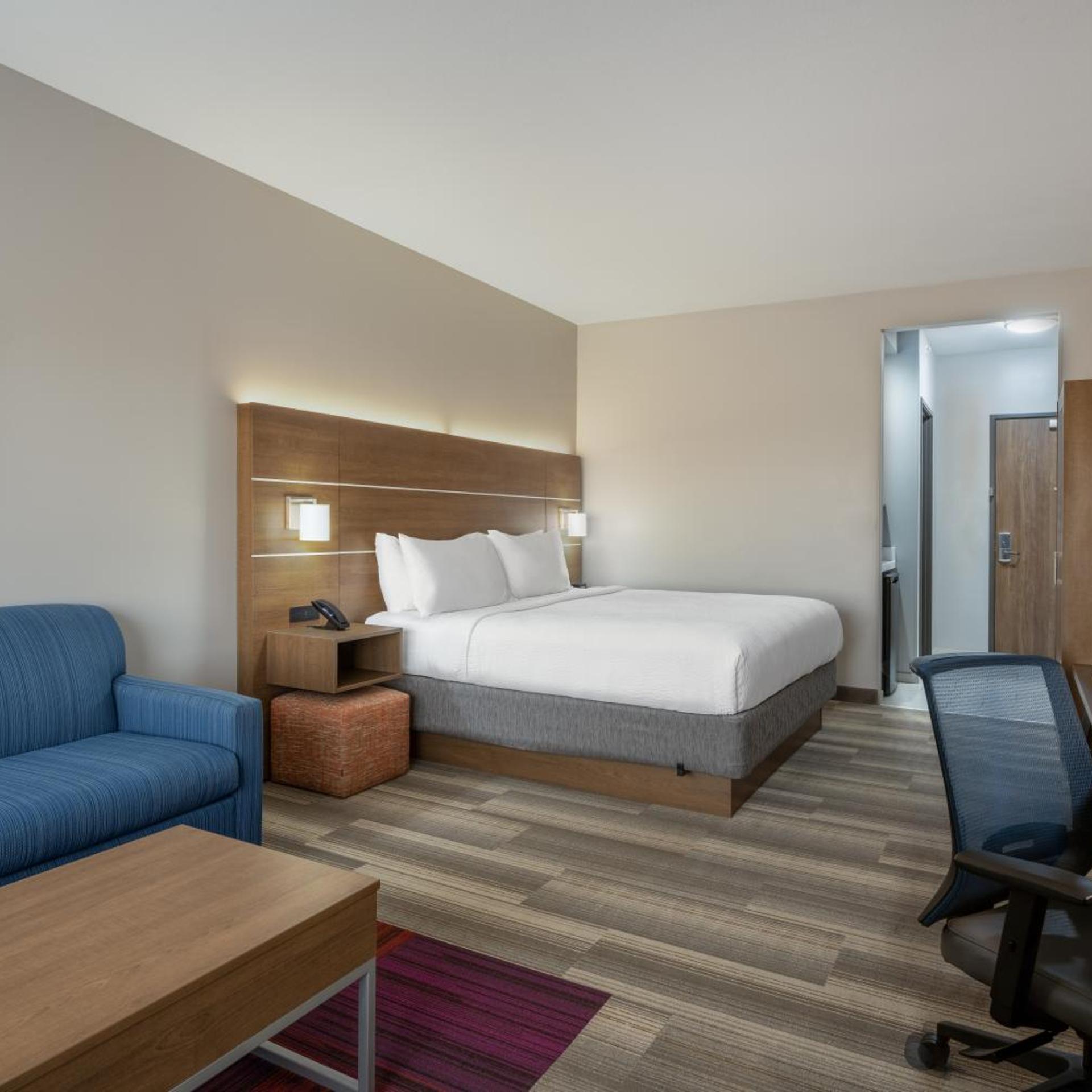 holiday inn express and suites gilbert mesa gateway airport