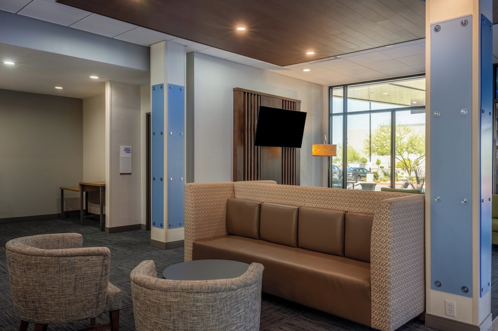 holiday inn express and suites gilbert mesa gateway airport