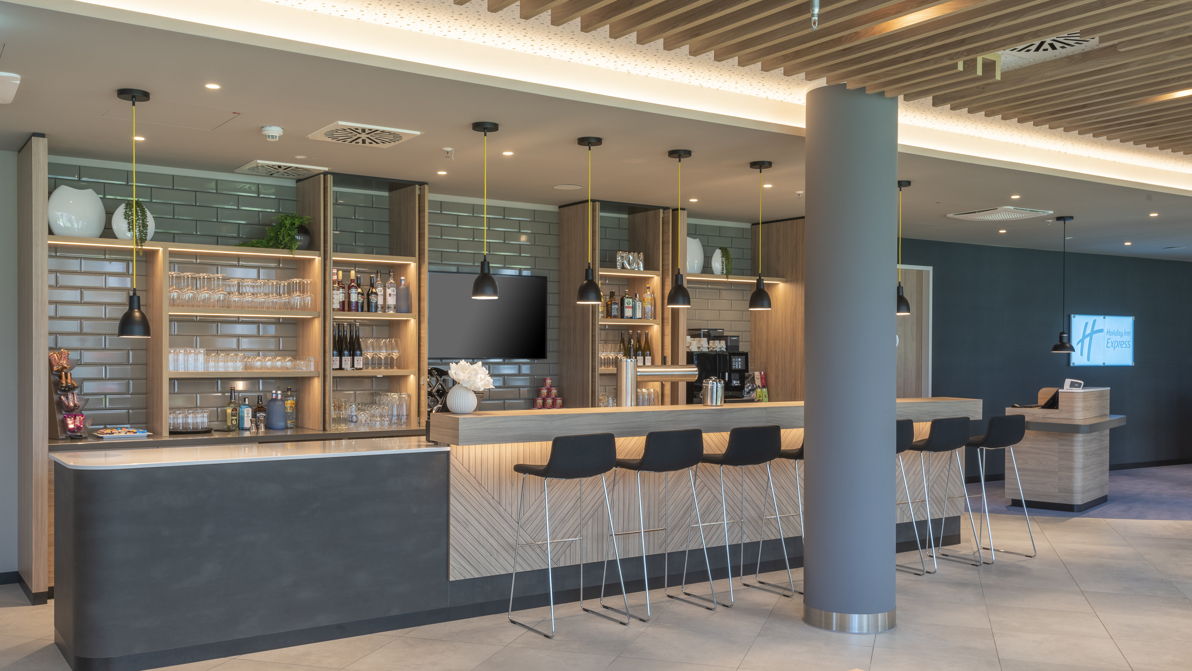 holiday inn express dusseldorf hauptbahnhof