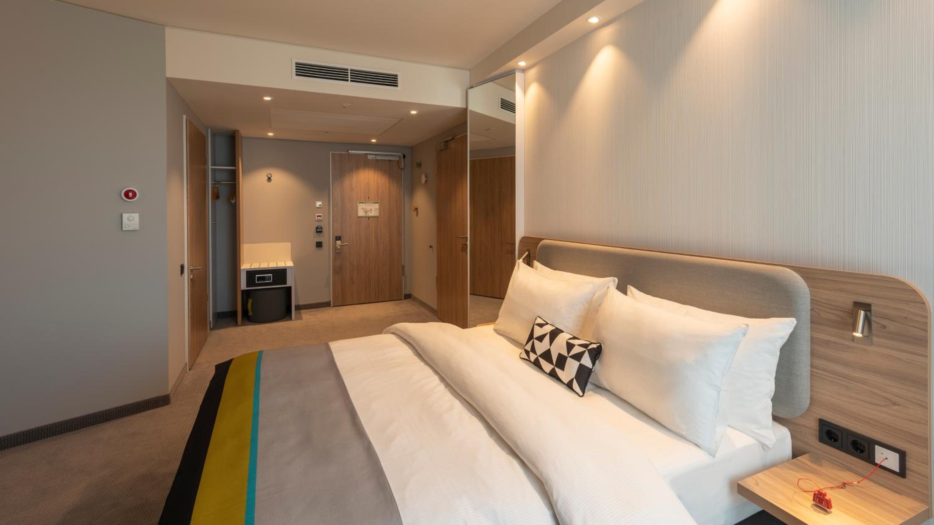holiday inn express dusseldorf hauptbahnhof