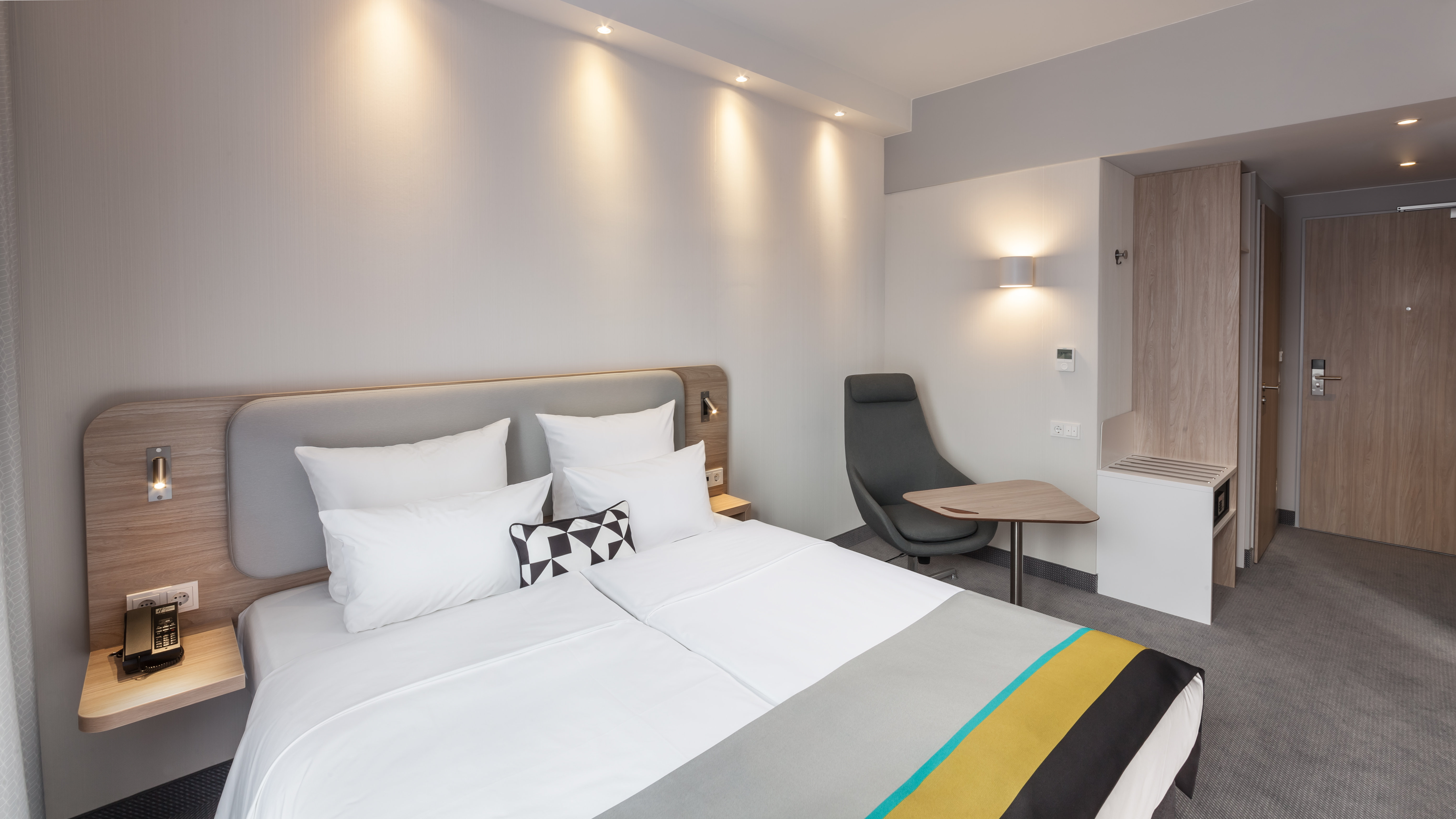holiday inn express dusseldorf hauptbahnhof