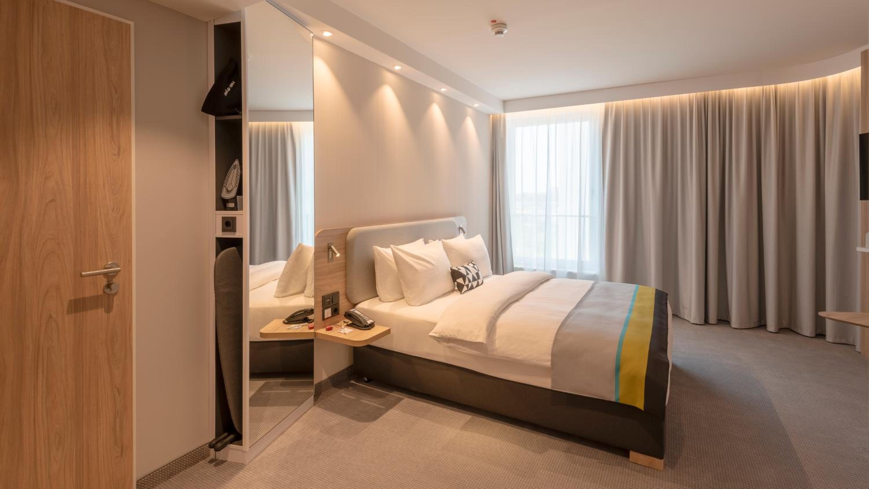 holiday inn express dusseldorf hauptbahnhof