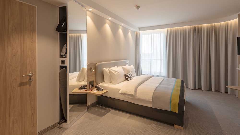 holiday inn express dusseldorf hauptbahnhof