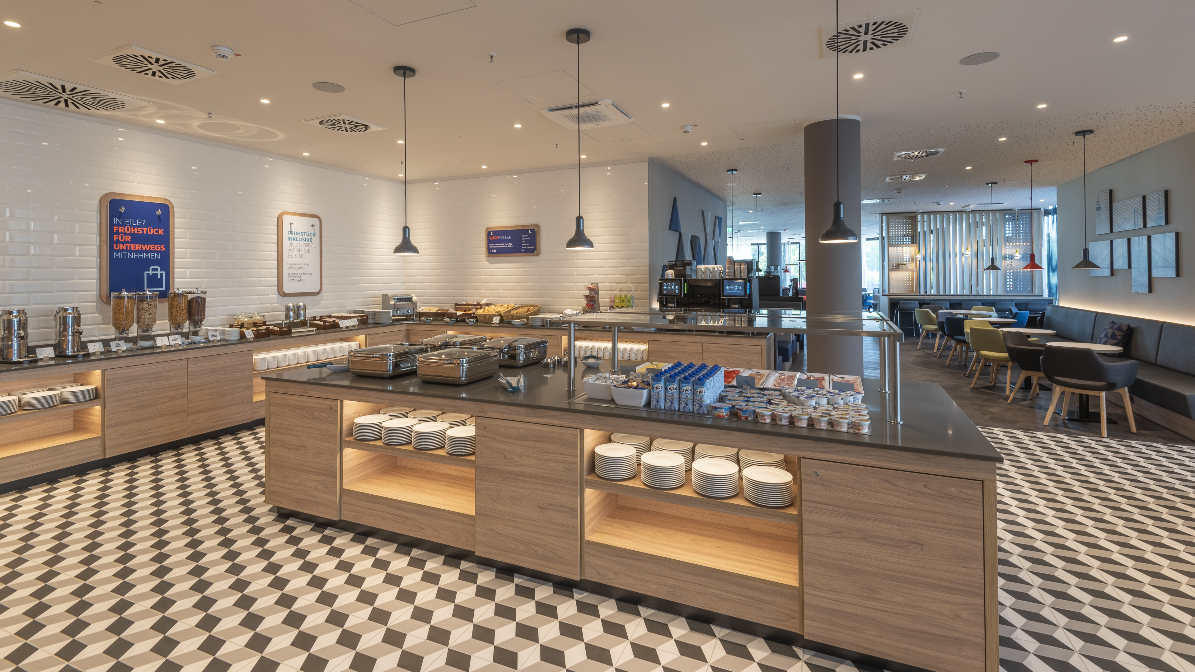 holiday inn express dusseldorf hauptbahnhof