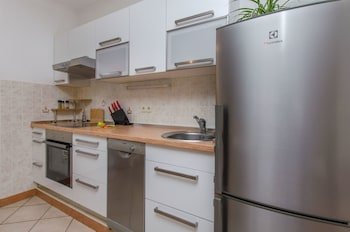 apartments and rooms anita