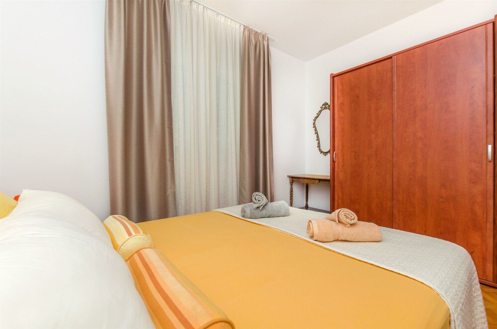 apartments and rooms anita
