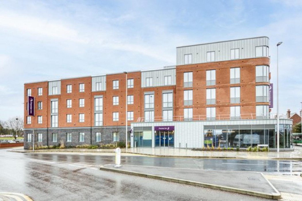 premier inn wokingham town centre hotel