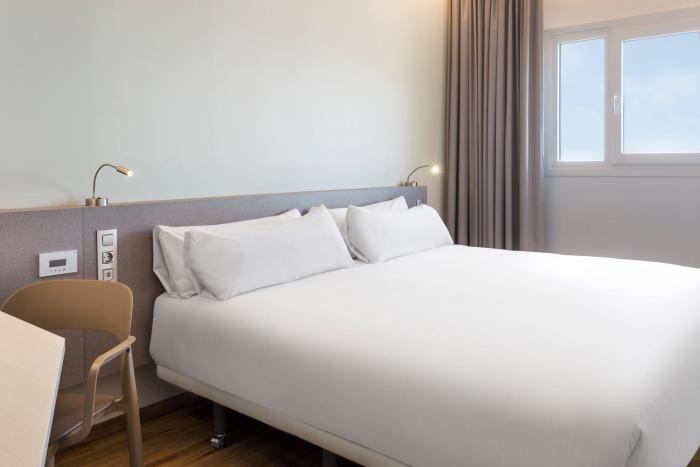 b and b hotel almeria vicar