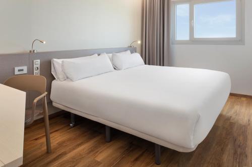 b and b hotel almeria vicar