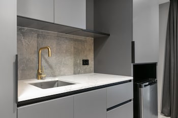 melbourne city apartment hotel