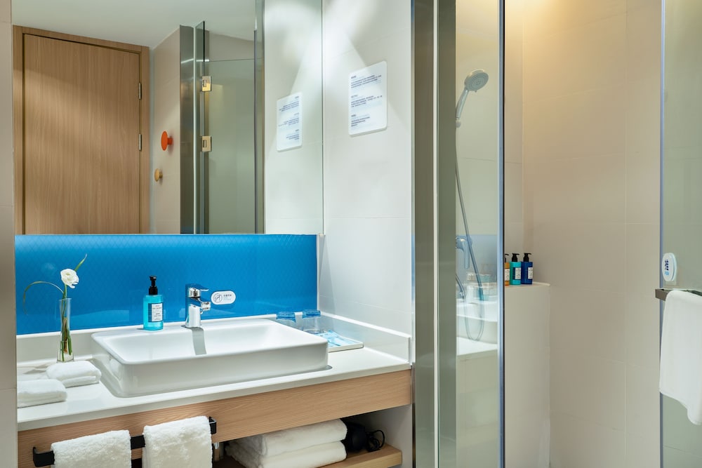 holiday inn express changsha wuyi plaza