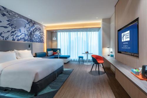 holiday inn express changsha wuyi plaza