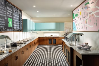 hyatt place lax century blvd