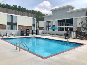 Best Western Plus Yadkin Valley Inn & Suites,Yadkin>>Jonesville,3 star