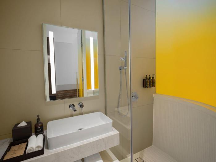 wink hotel saigon centre