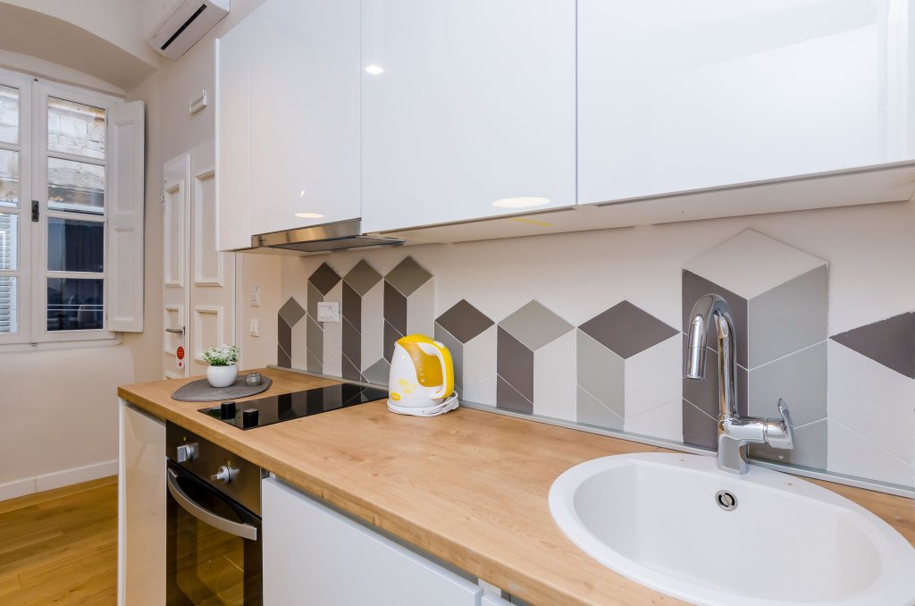 leonarda baroque house old town