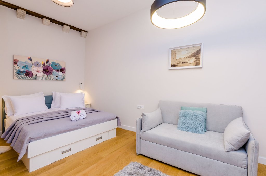 leonarda baroque house old town