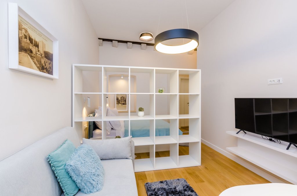 leonarda baroque house old town