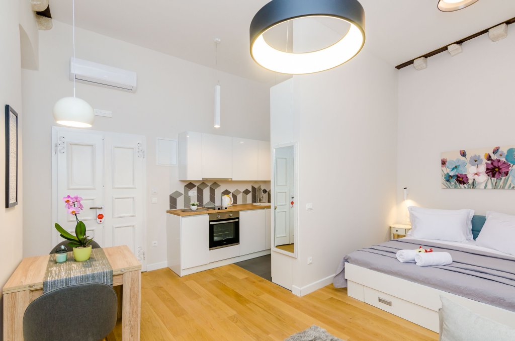 leonarda baroque house old town