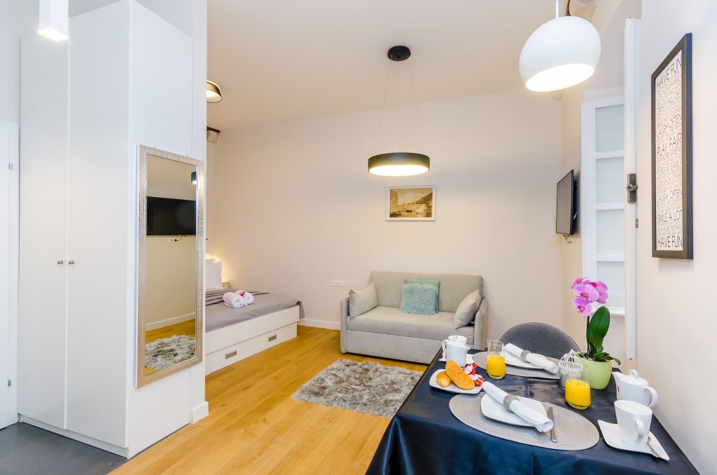 leonarda baroque house old town