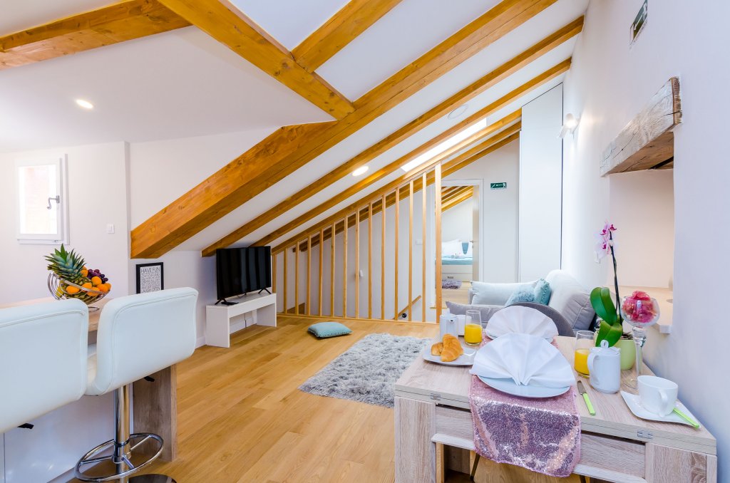 leonarda baroque house old town