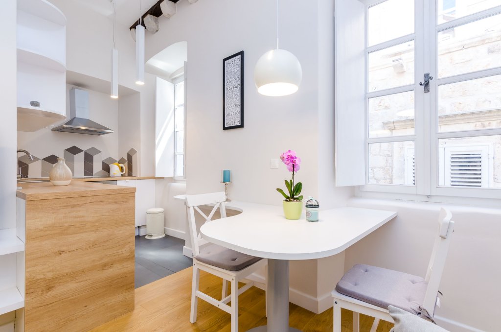 leonarda baroque house old town