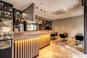 apollo boutique hotel