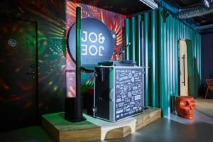 joandjoe paris nation hostel