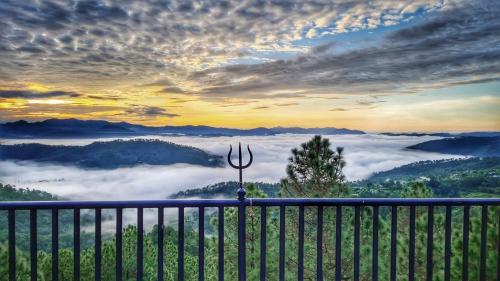 vita kasar rainbow yoga retreat binsar